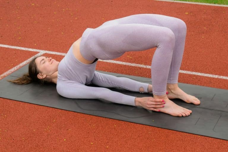 posture de yoga demi-pont